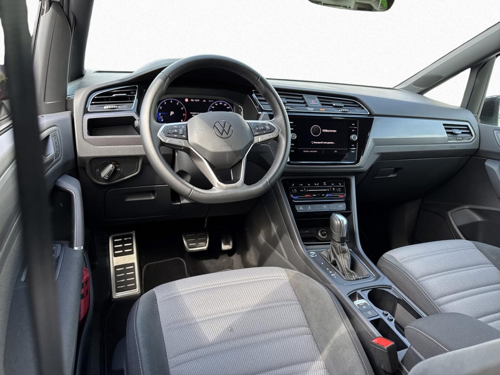 Volkswagen Touran – Bild 9