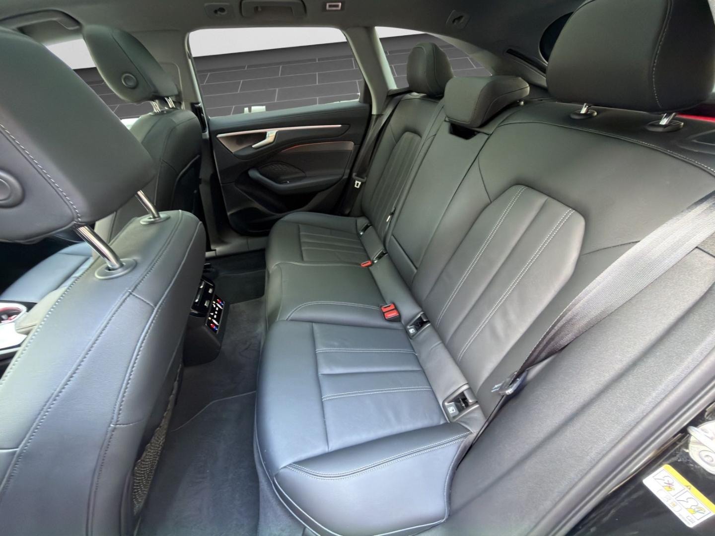 Bild über Audi A6 Avant TFSI 150 kW S tronic - für weitere Informationen kontaktieren Sie den Audi Partner