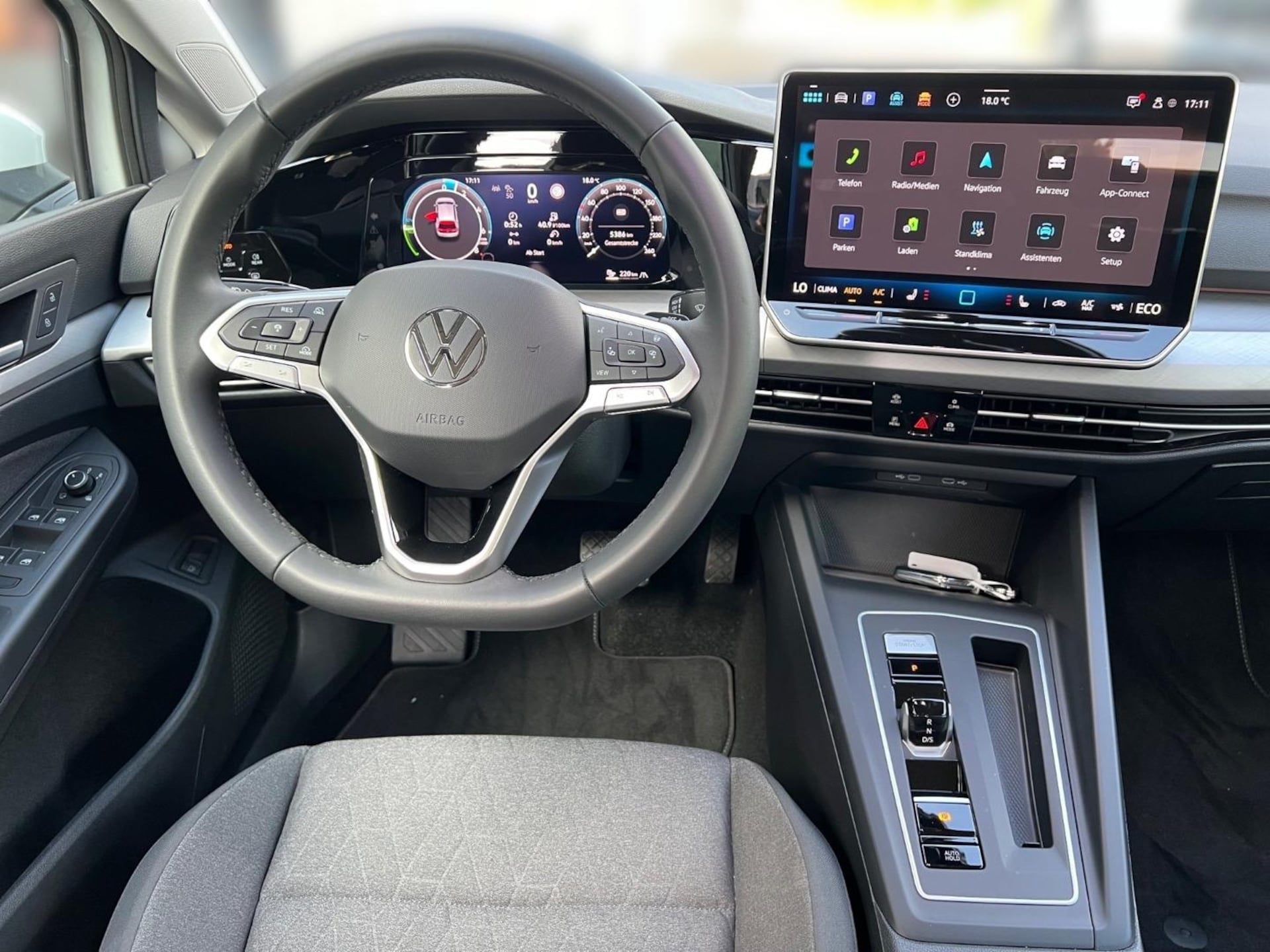 Volkswagen Golf Life