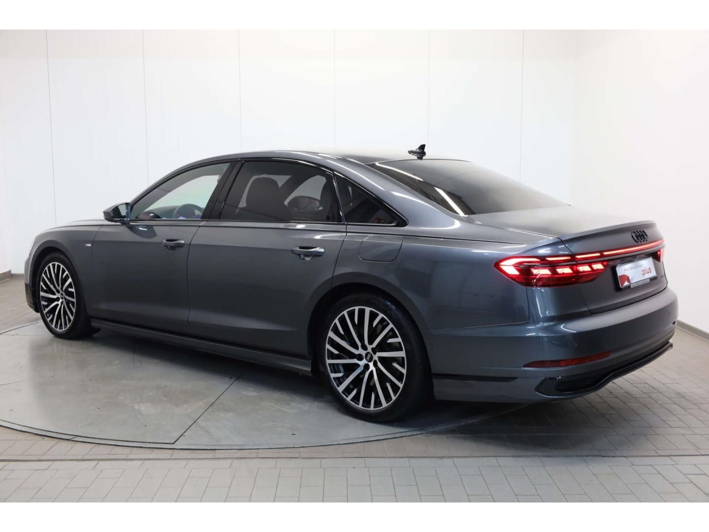 Bild über Audi A8 L TFSI e 60 TFSI e quattro tiptronic - für weitere Informationen kontaktieren Sie den Audi Partner