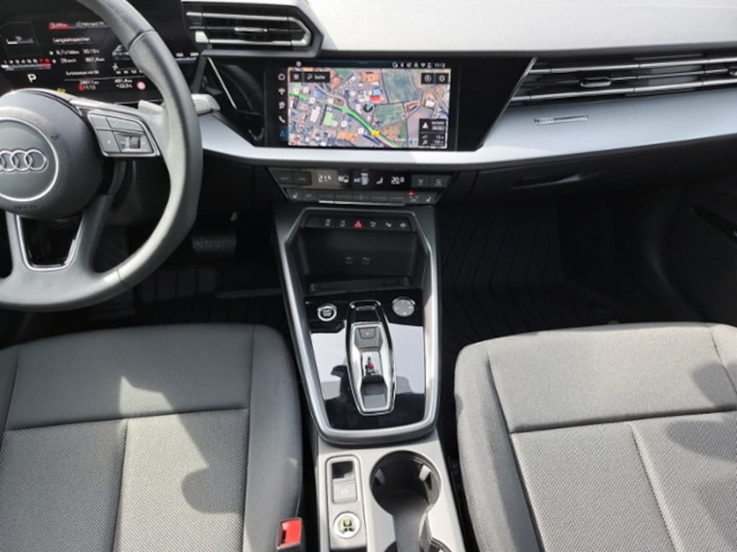 Bild über Audi A3 Sportback 30 TFSI S tronic - für weitere Informationen kontaktieren Sie den Audi Partner