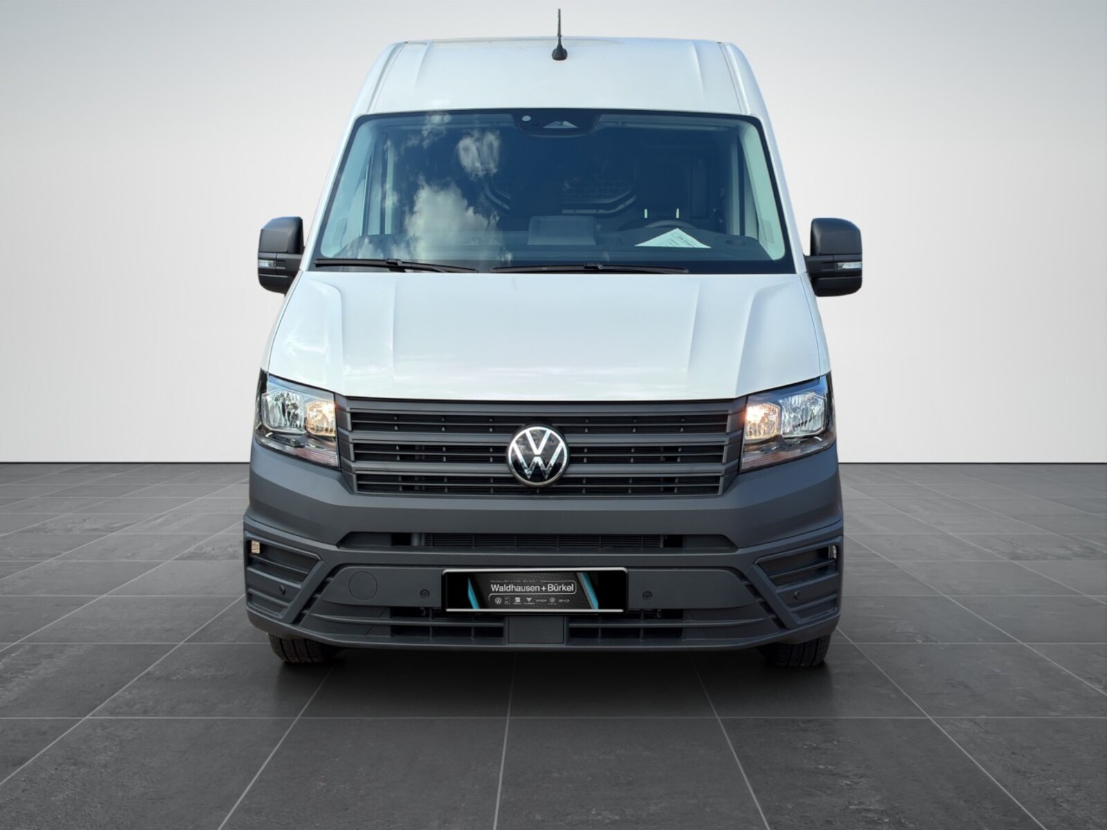 Volkswagen Crafter Kasten mittlerer Radstand – Bild 2