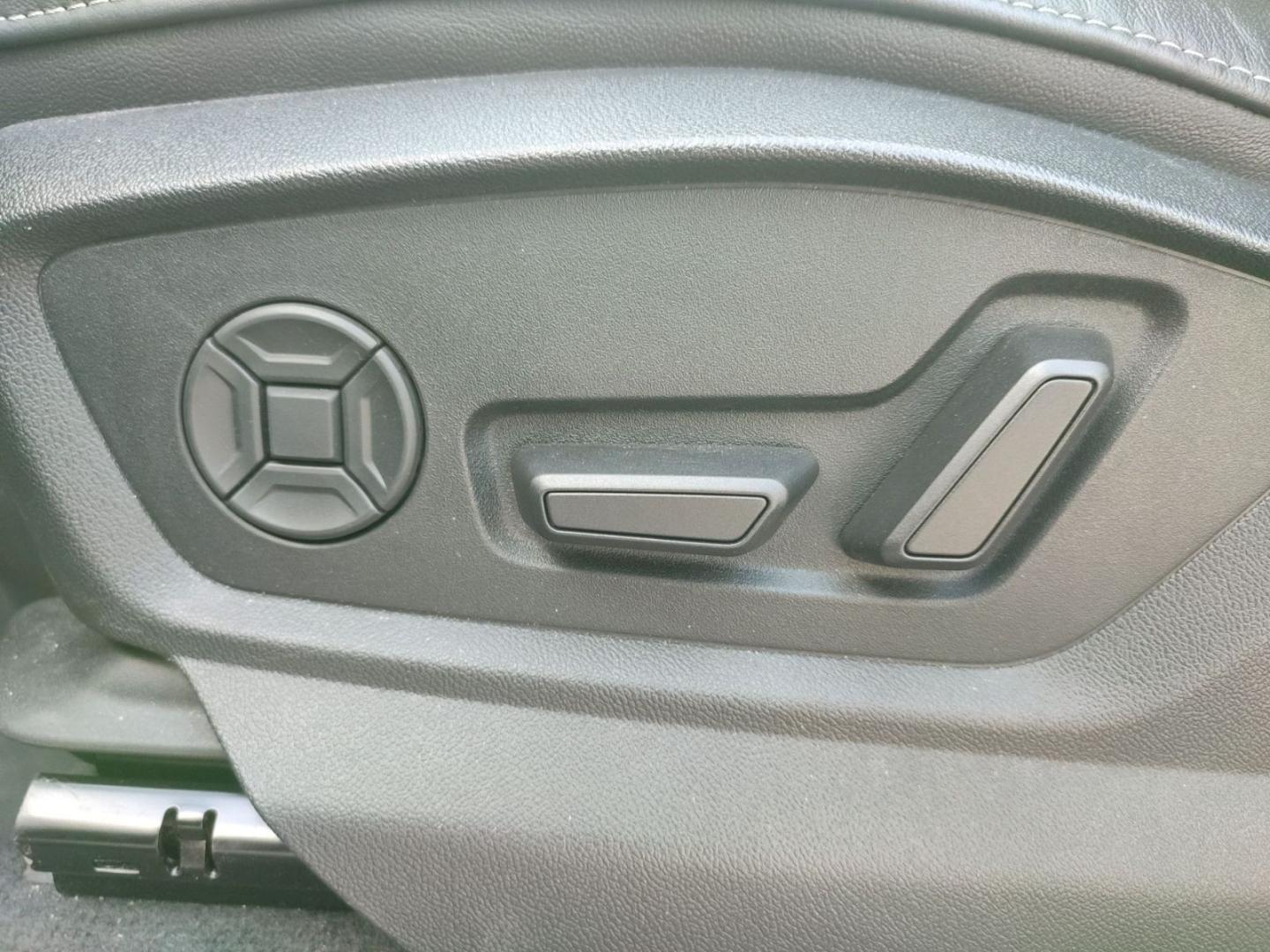 Image about Audi SQ8 TFSI quattro tiptronic