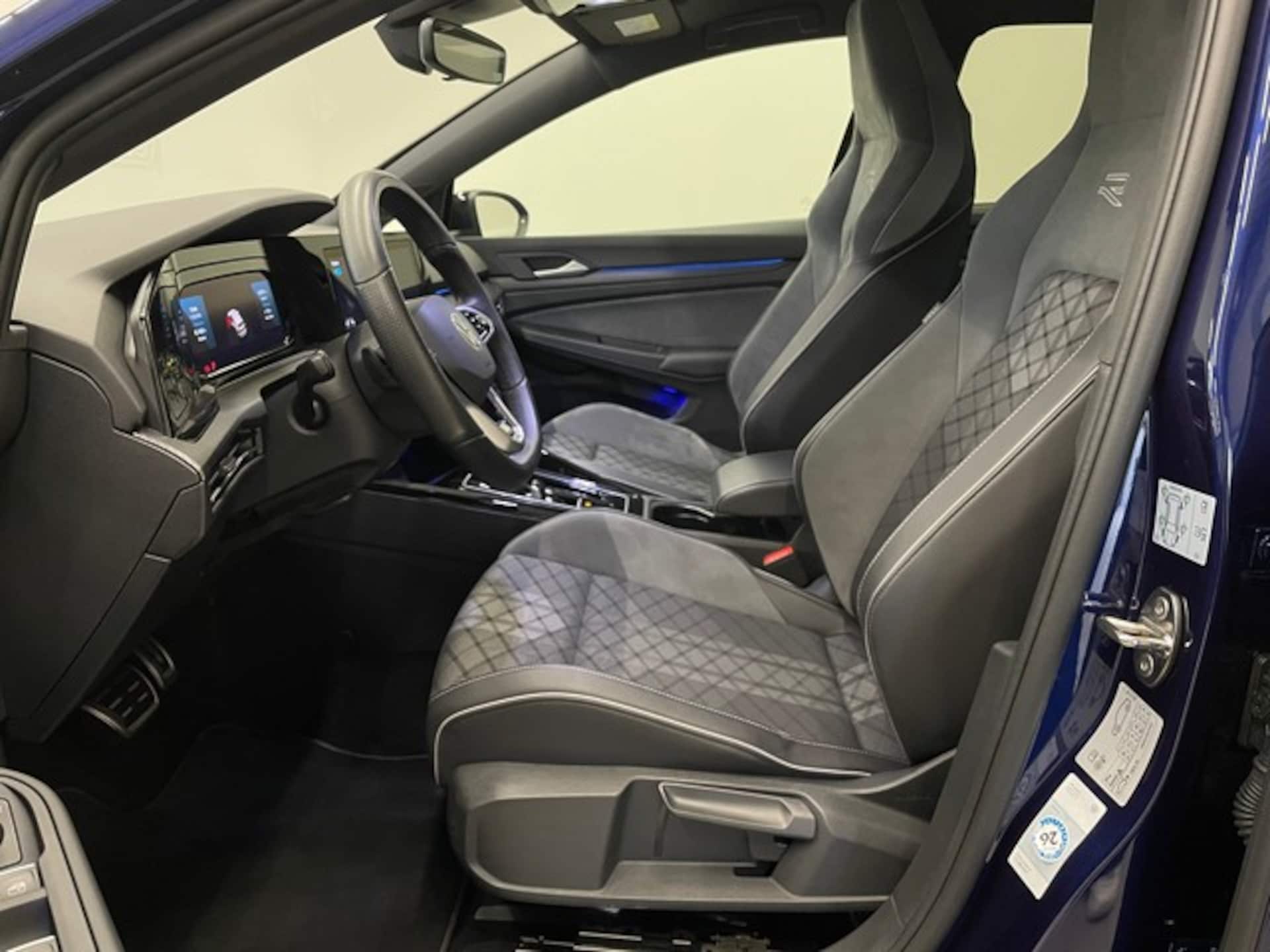 Volkswagen Golf R-Line