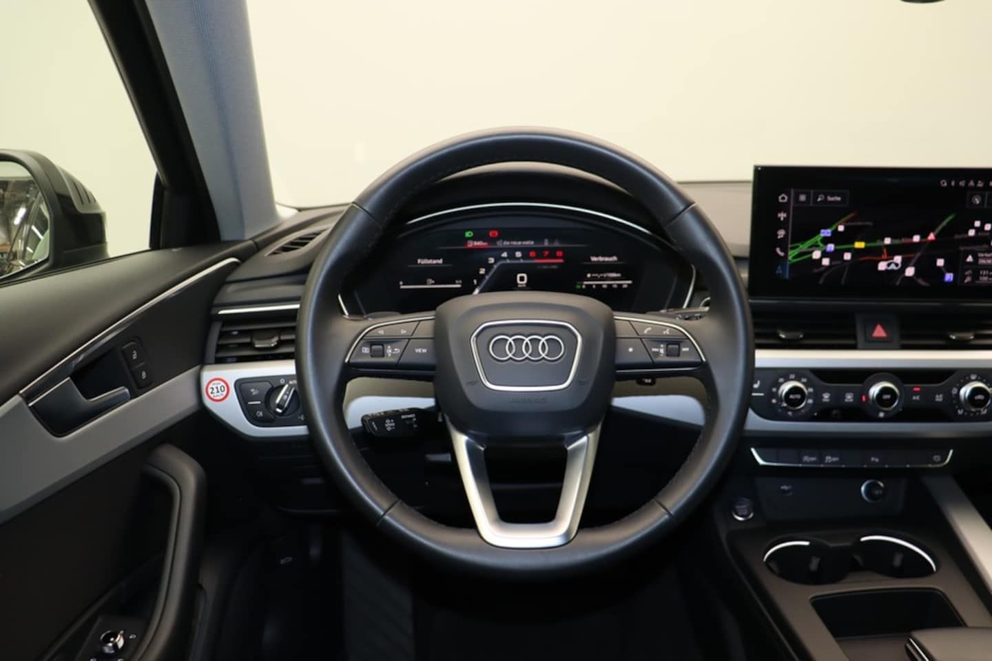 Bild über Audi A4 Avant advanced 35 TFSI S tronic - für weitere Informationen kontaktieren Sie den Audi Partner