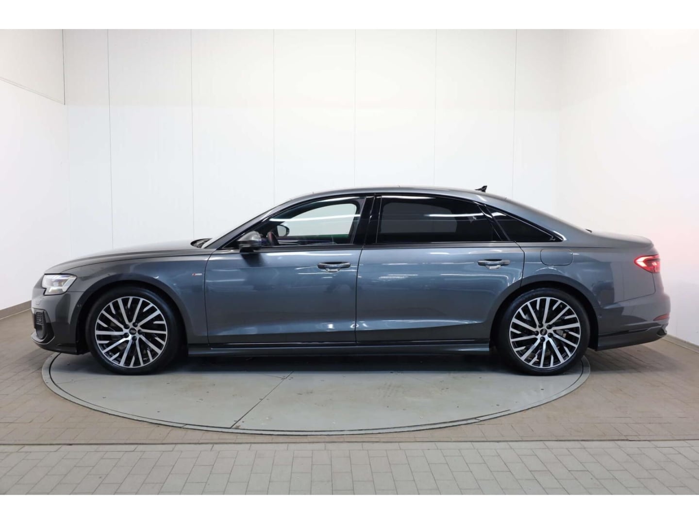 Bild über Audi A8 L TFSI e 60 TFSI e quattro tiptronic - für weitere Informationen kontaktieren Sie den Audi Partner