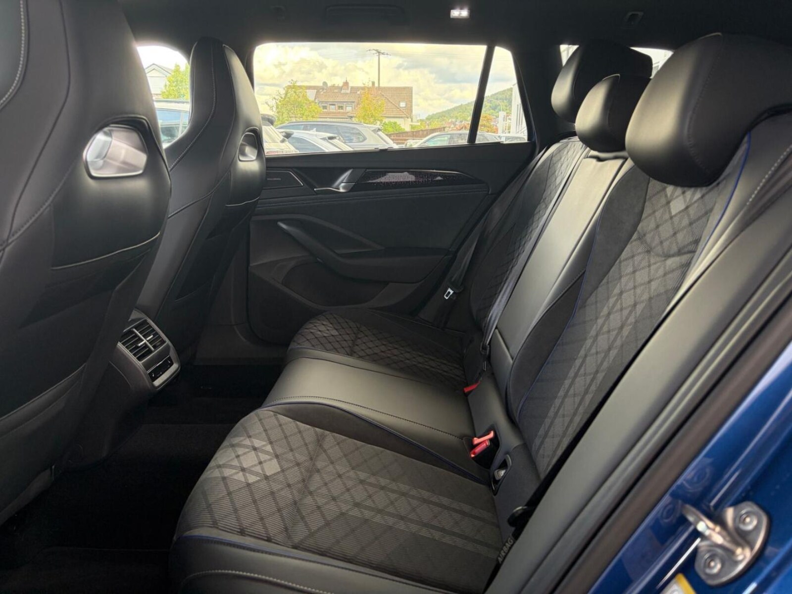 Volkswagen Passat – Bild 10