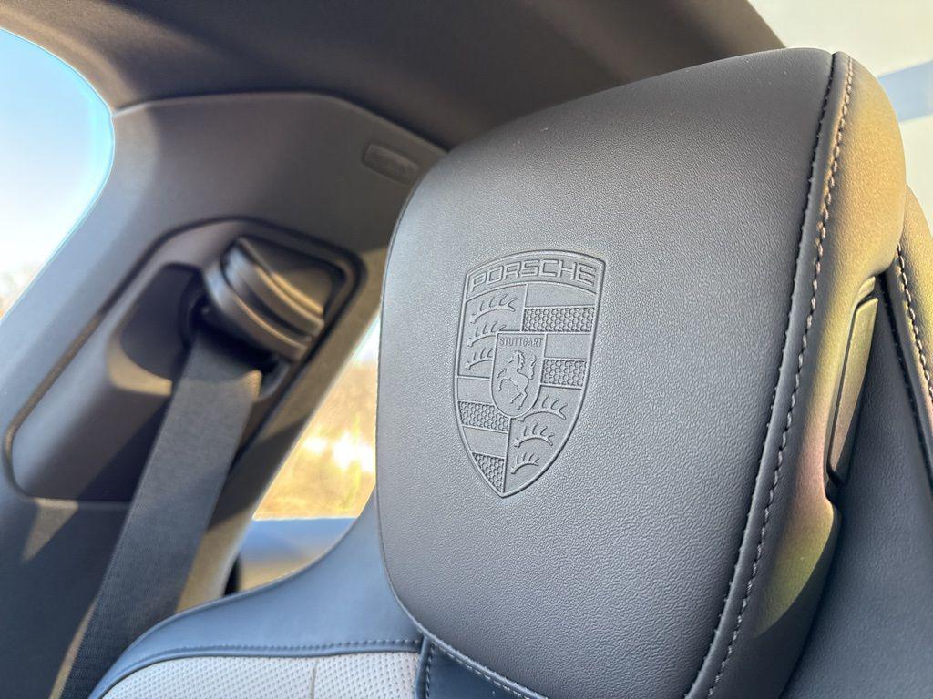 2025 Porsche Taycan S - Photo 20