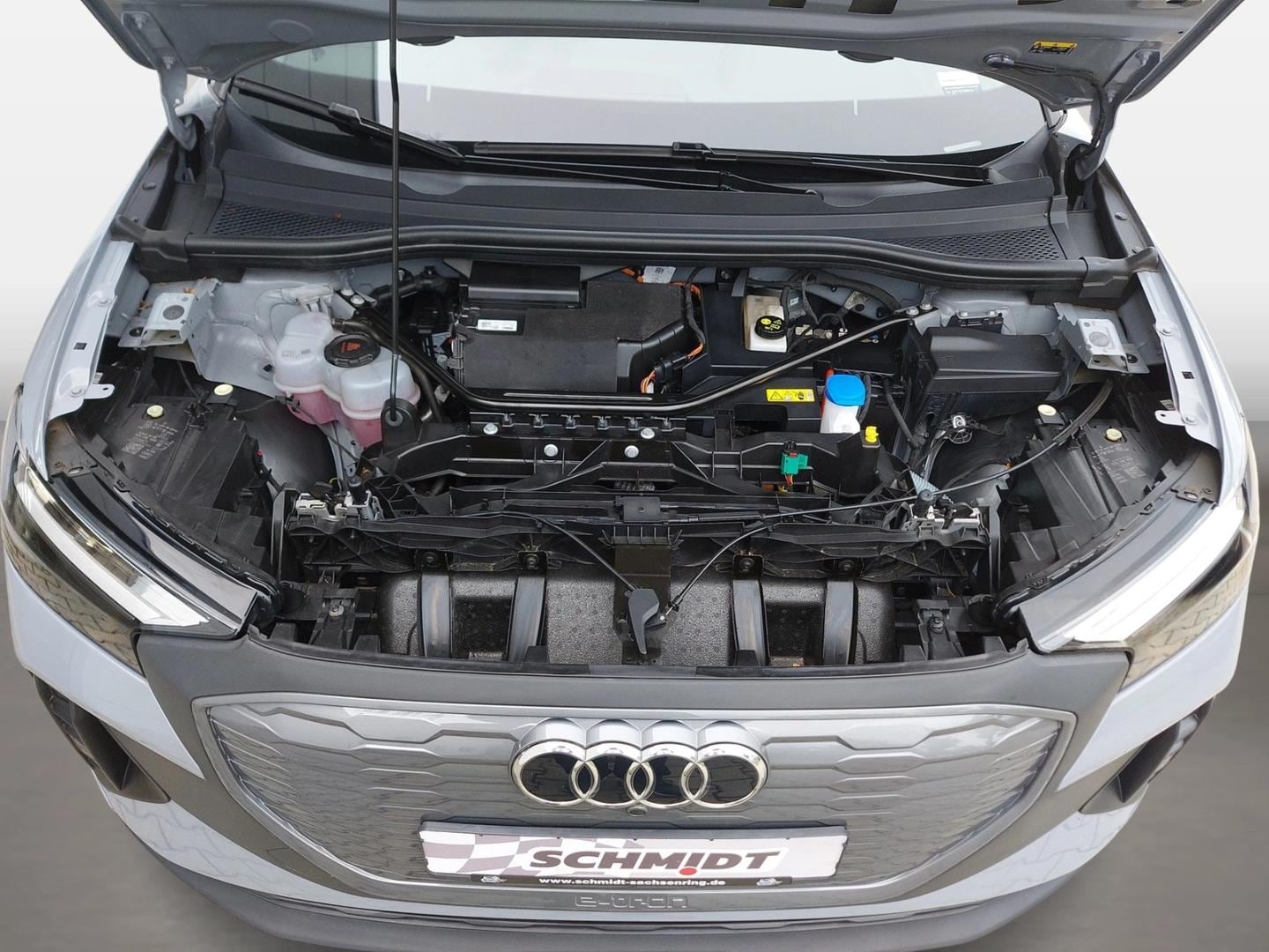 Bild über Audi Q4 e-tron 40 e-tron - für weitere Informationen kontaktieren Sie den Audi Partner