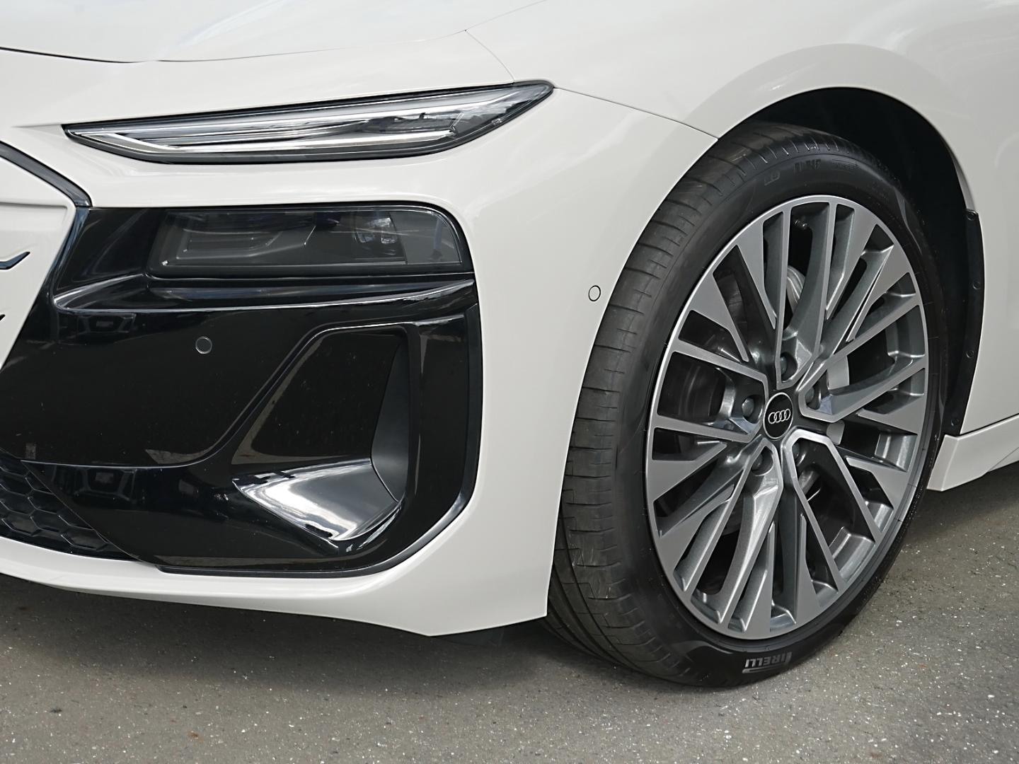 Bild über Audi A6 Sportback e-tron e-tron performance - für weitere Informationen kontaktieren Sie den Audi Partner