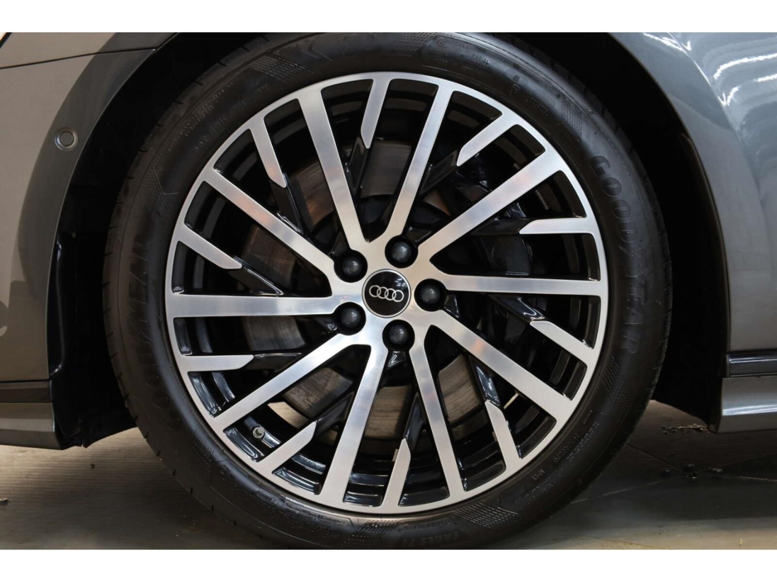 Audi A8 L – Bild 8