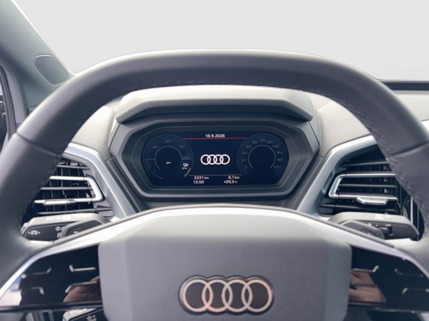 Bild über Audi Q4 Sportback e-tron 40 e-tron - für weitere Informationen kontaktieren Sie den Audi Partner