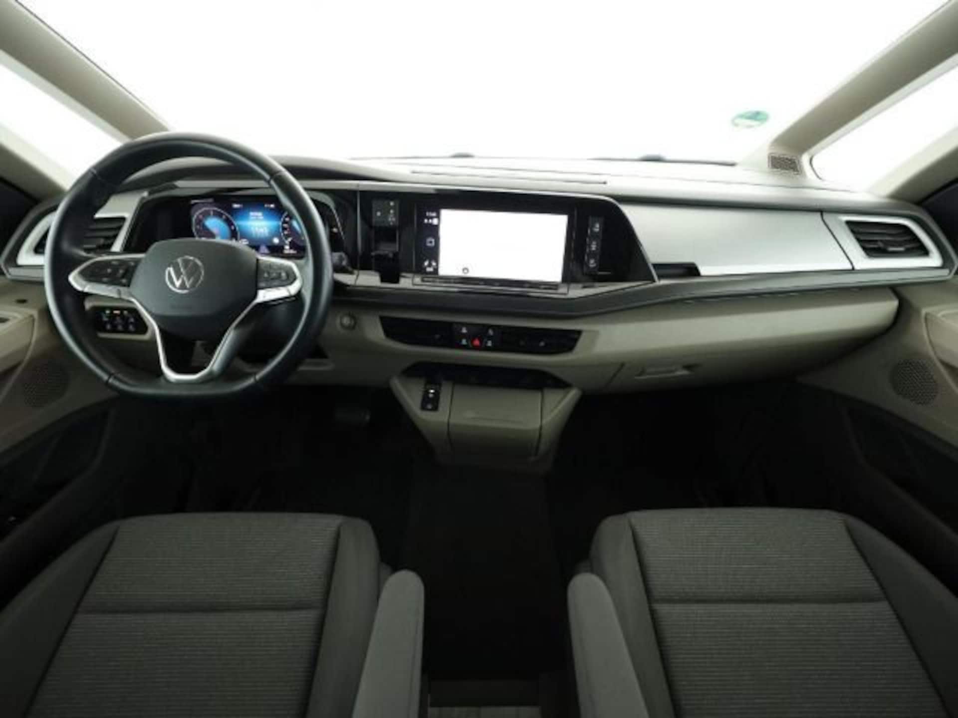 Volkswagen Multivan Langversion Basis-Modell