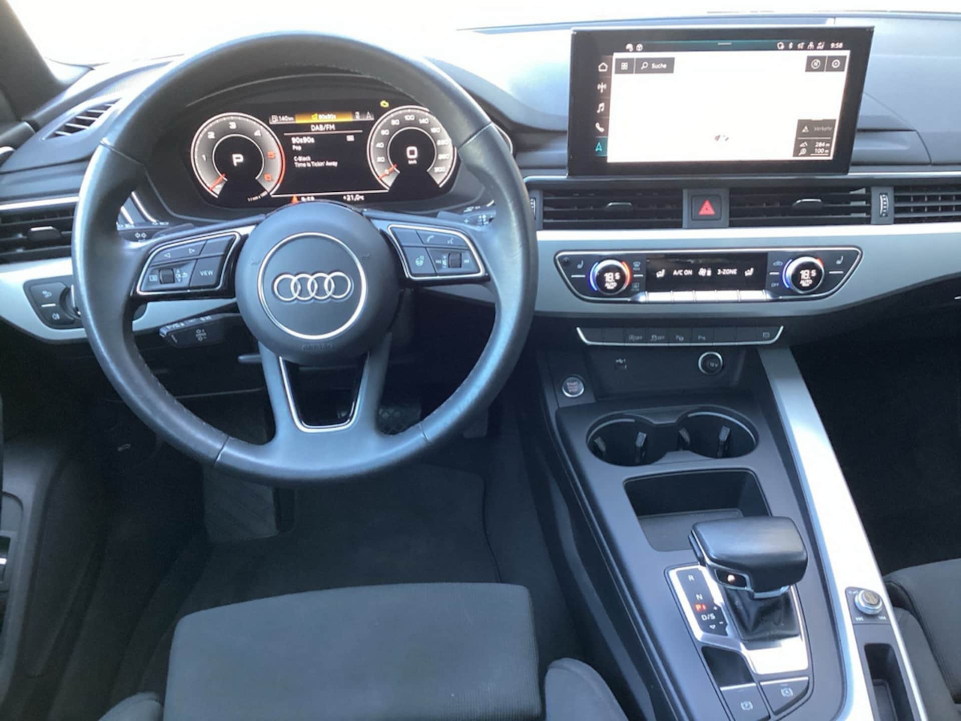 Audi A4 Avant S line