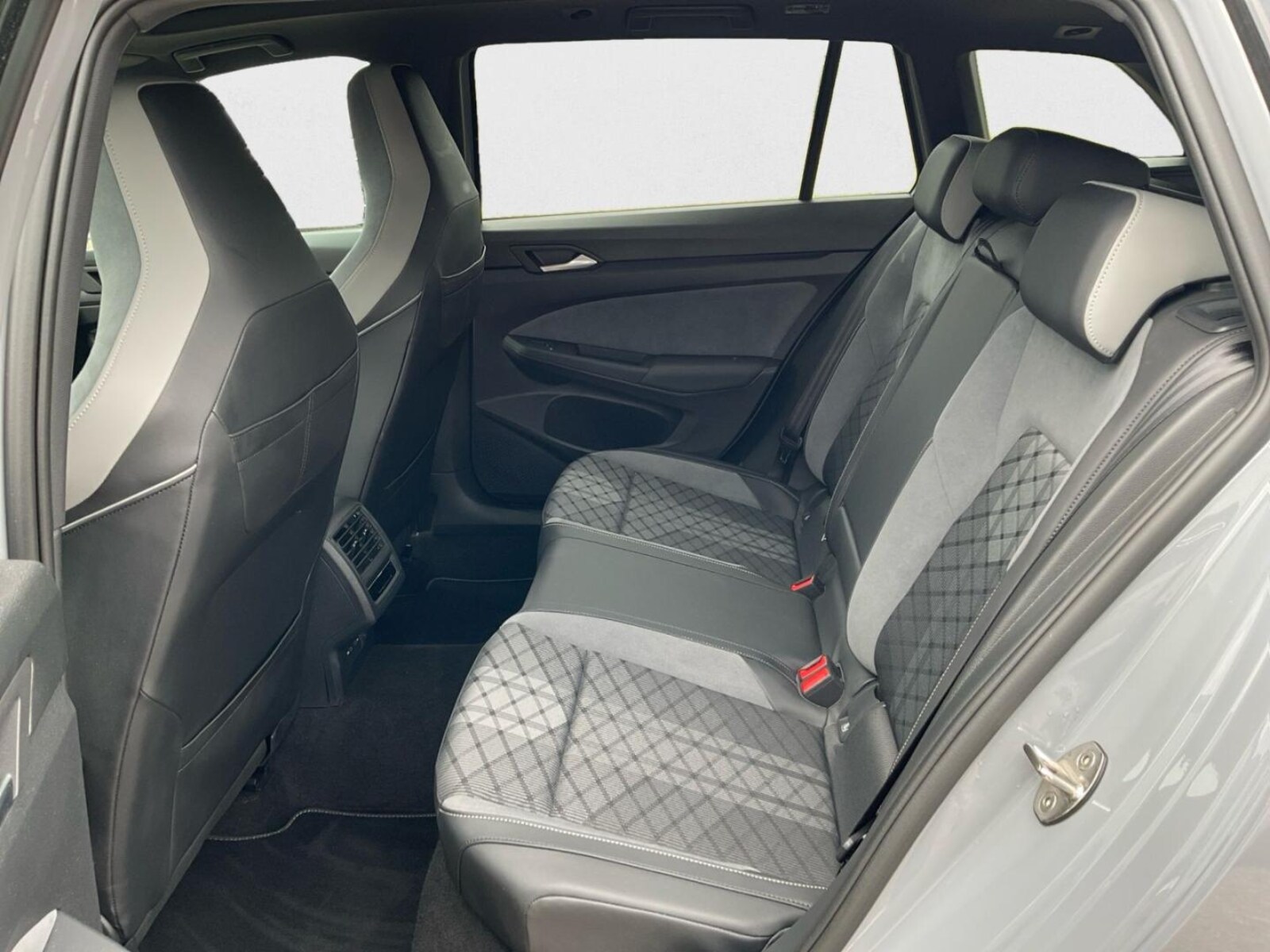 Volkswagen Golf Variant – Bild 14