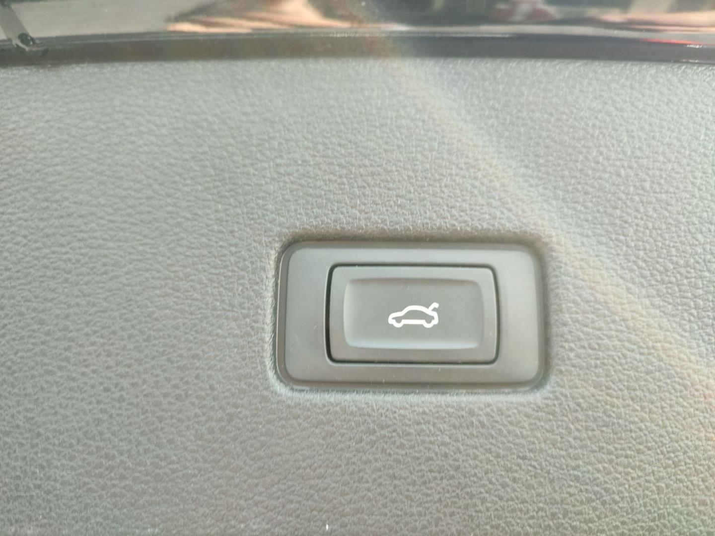 Image about Audi SQ8 TFSI quattro tiptronic