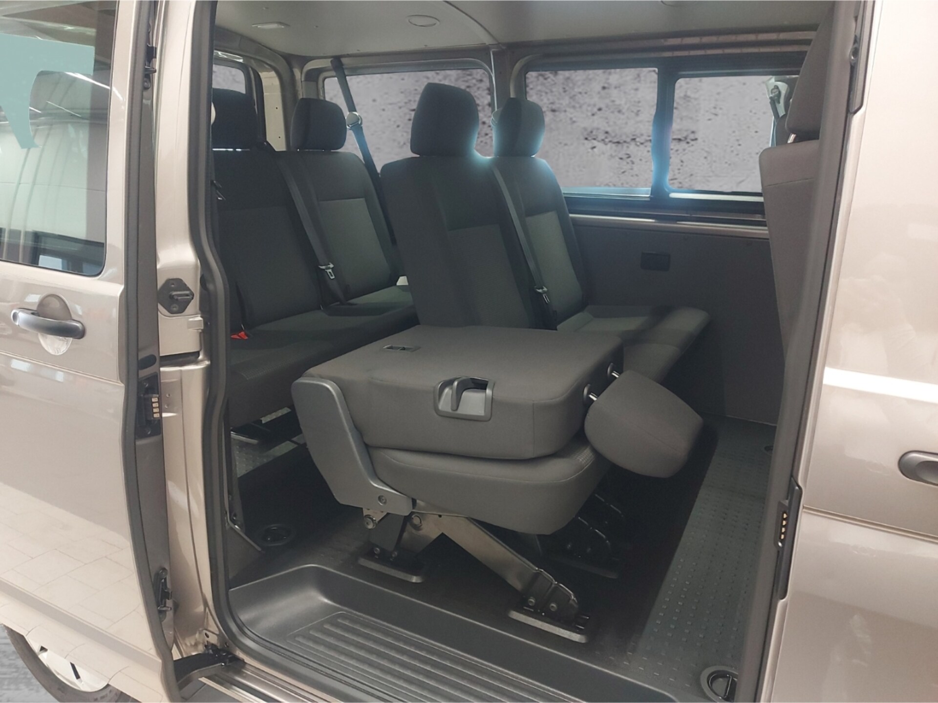 Volkswagen T6.1 Transporter Kombi kurzer Radstand