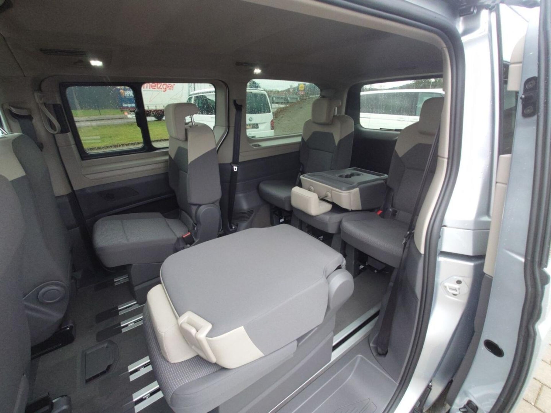 Volkswagen Multivan Langversion Basis-Modell