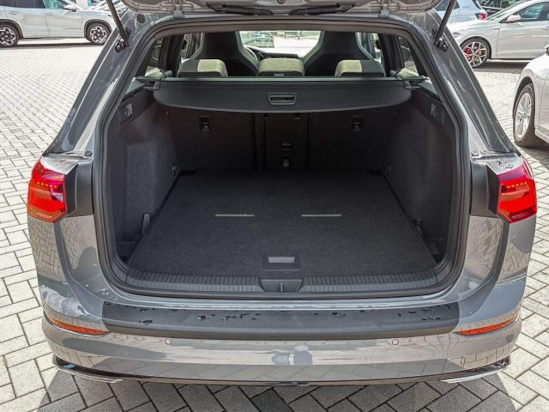 Volkswagen Golf Variant R-Line
