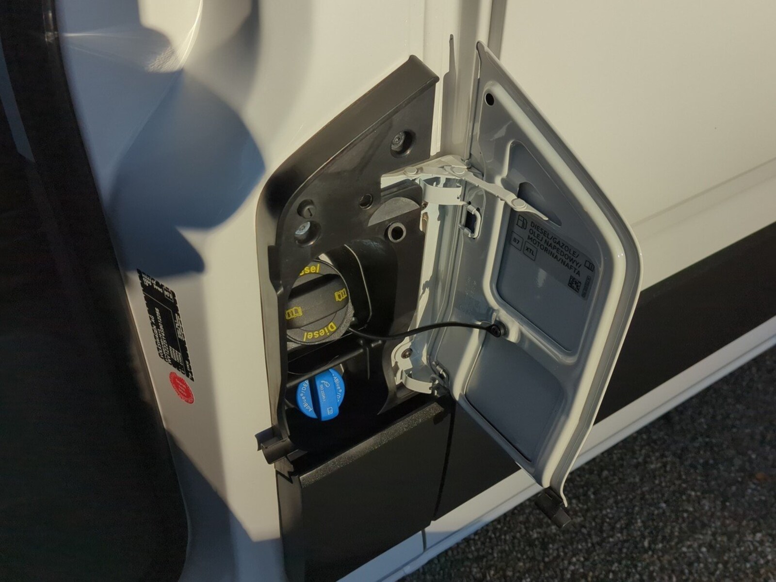 Volkswagen Crafter Kasten mittlerer Radstand – Bild 21
