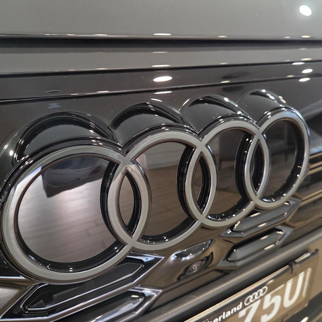 Image about Audi Q6 SUV e-tron e-tron