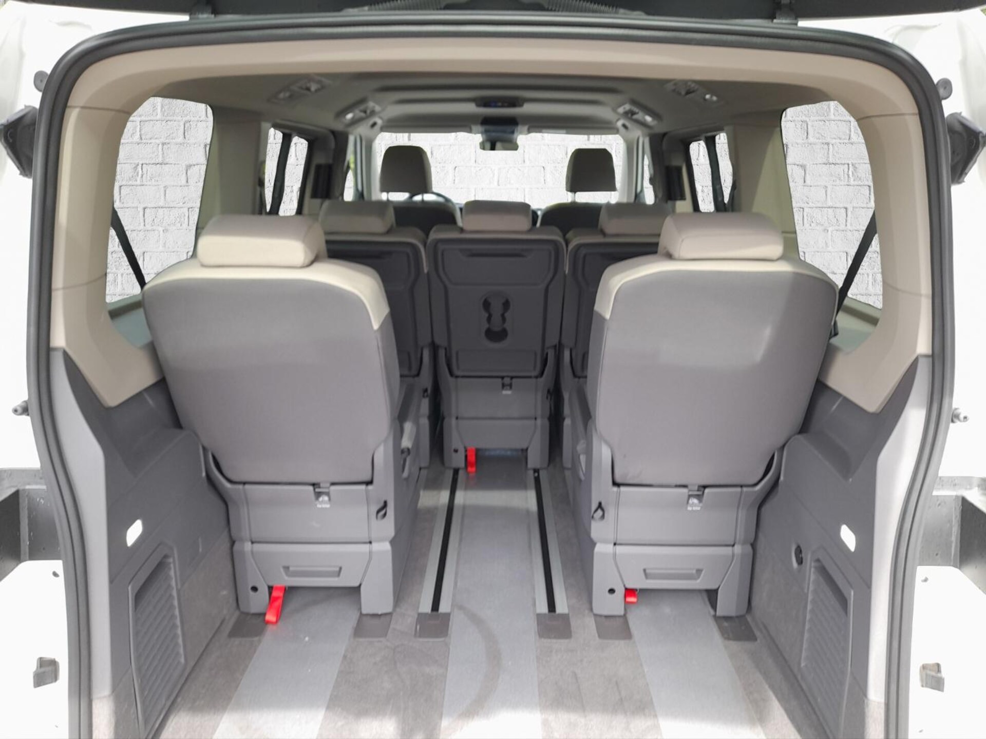 Volkswagen Multivan Langversion Basis-Modell