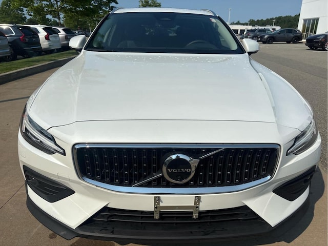 2026 Volvo V60 Cross Country