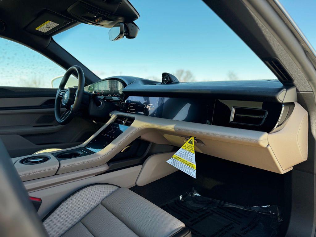 2025 Porsche Taycan S - Photo 26