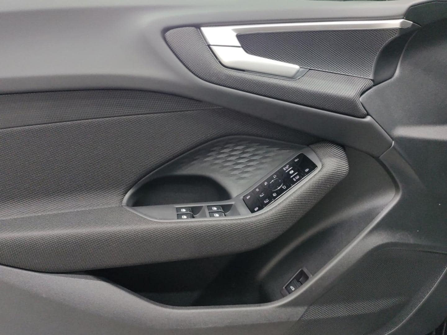 Bild über Audi A5 Avant TDI 150 kW S tronic - für weitere Informationen kontaktieren Sie den Audi Partner