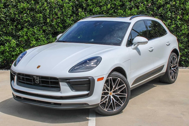 2025 Porsche Macan