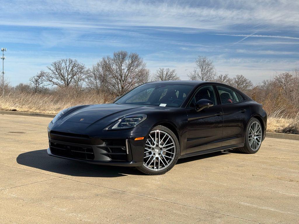 2024 Porsche Panamera 4's photo