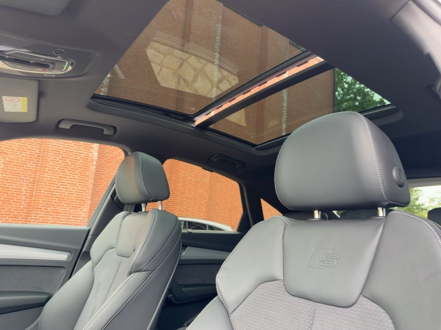 Bild über Audi Q5 Sportback 40 TDI quattro S tronic - für weitere Informationen kontaktieren Sie den Audi Partner