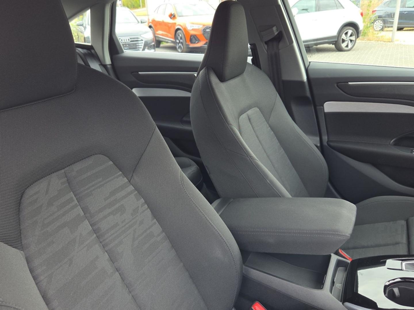 Bild über Audi A6 Limousine TDI 150 kW S tronic - für weitere Informationen kontaktieren Sie den Audi Partner