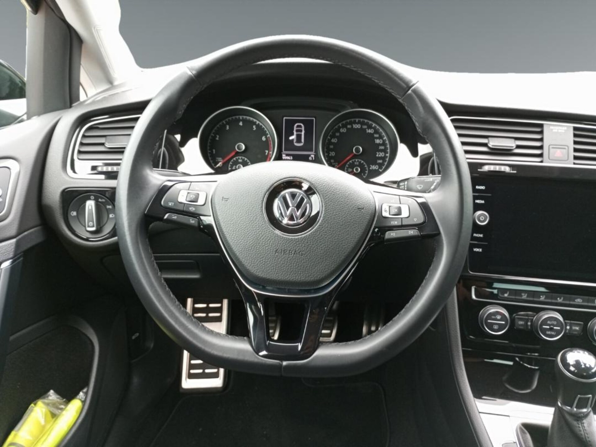 Volkswagen Golf IQ.DRIVE