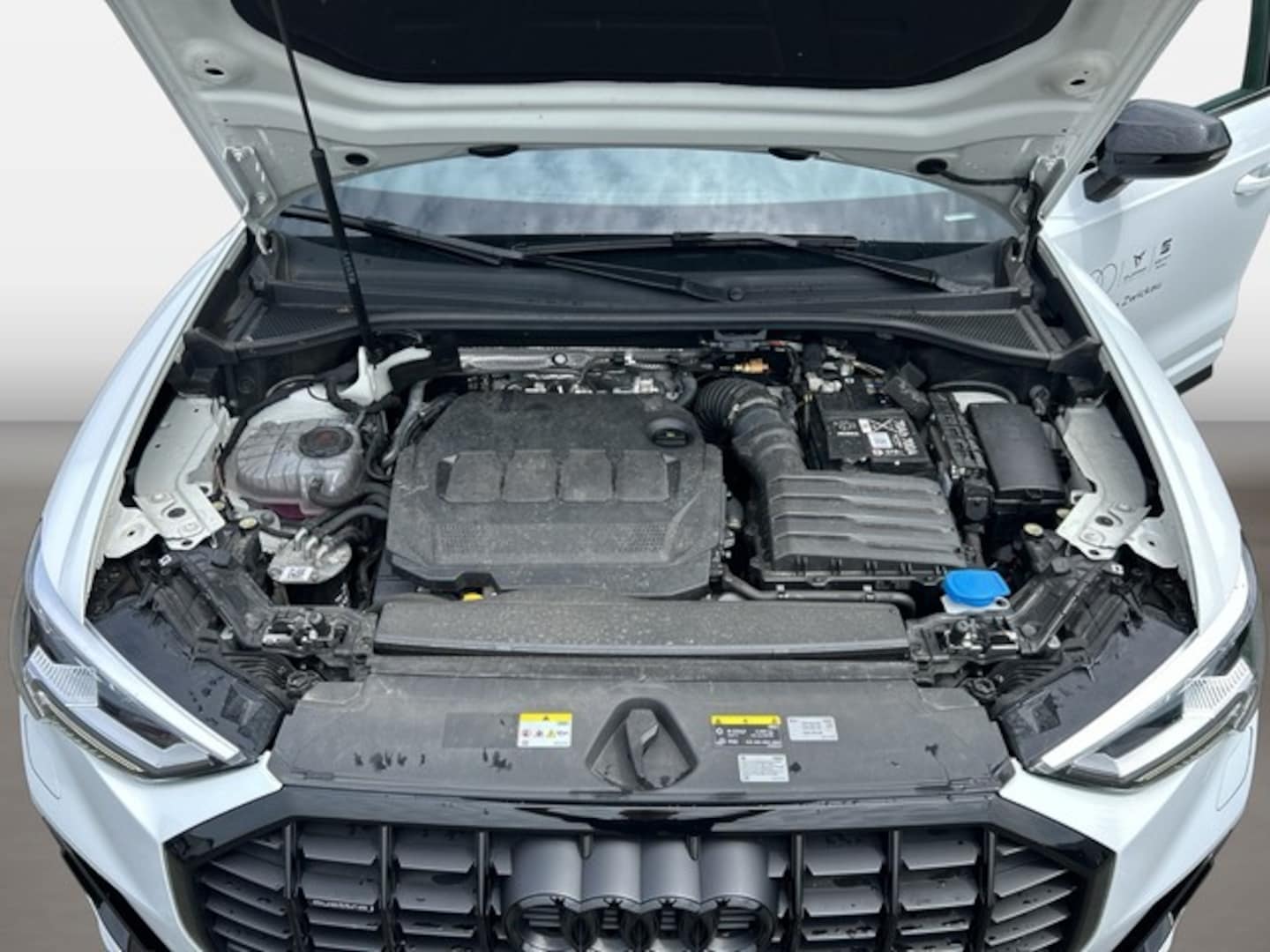 Bild über Audi Q3 S line 40 TDI quattro S tronic - für weitere Informationen kontaktieren Sie den Audi Partner