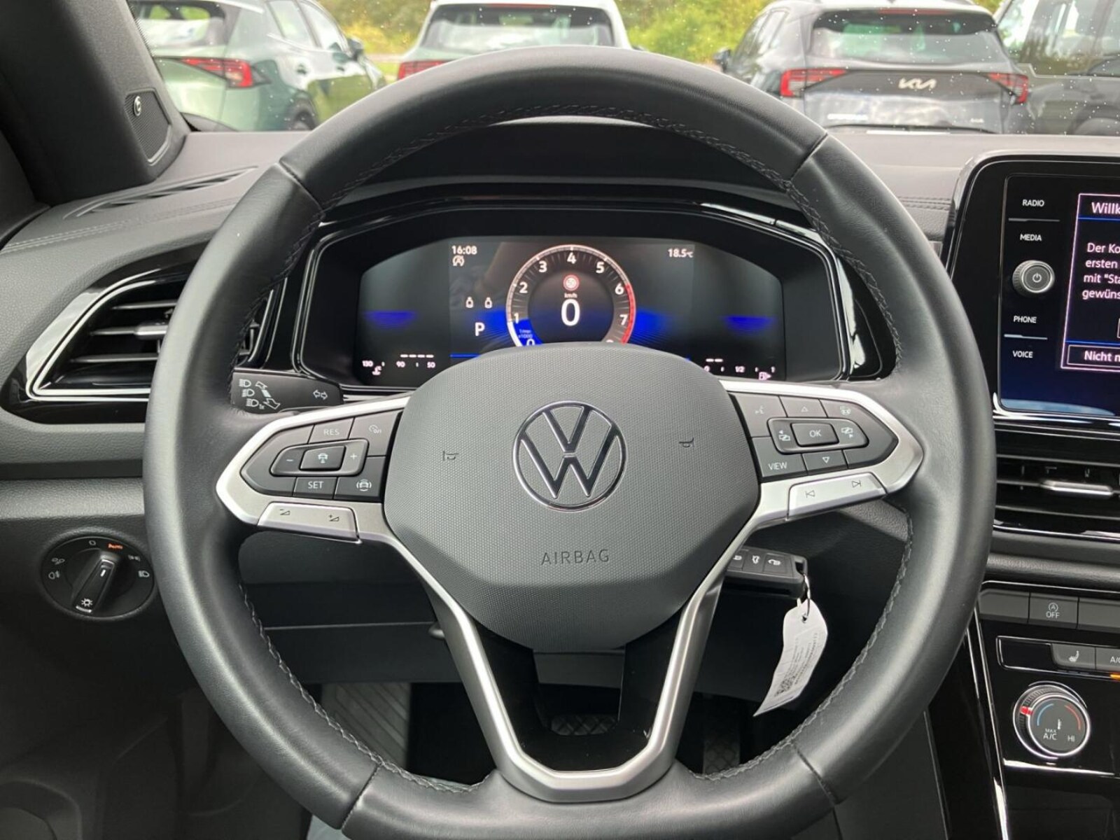 Volkswagen T-Roc Cabriolet – Bild 10
