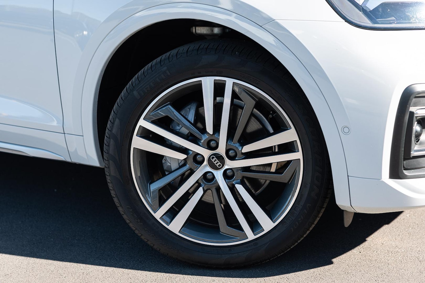 Image about Audi Q5 Sport 40 TDI quattro S tronic