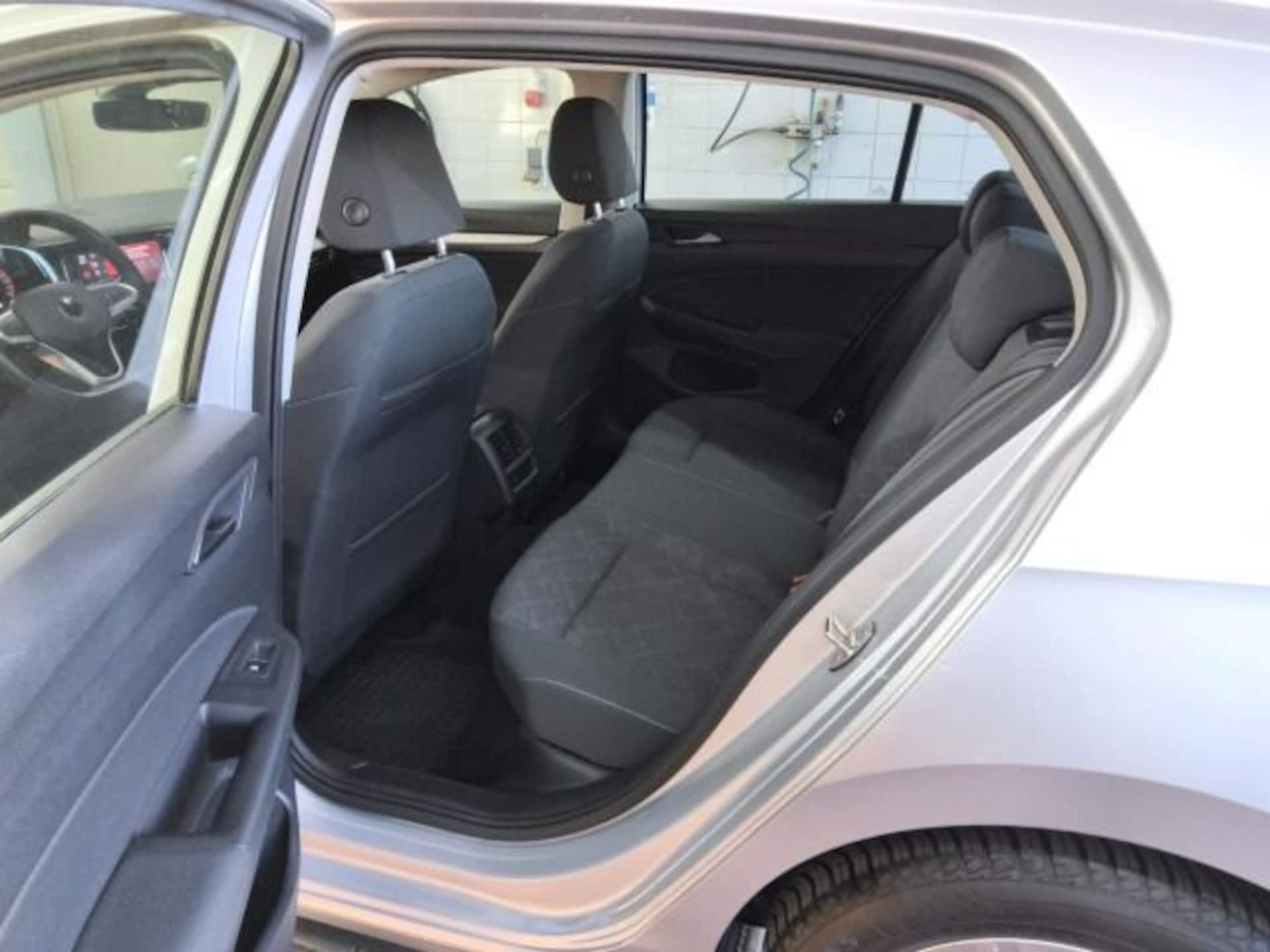 Volkswagen Golf Life