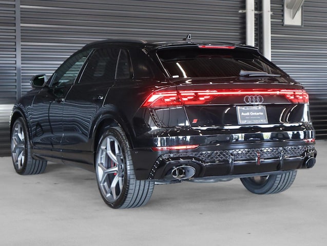 2026 Audi RS Q8 SUV performance