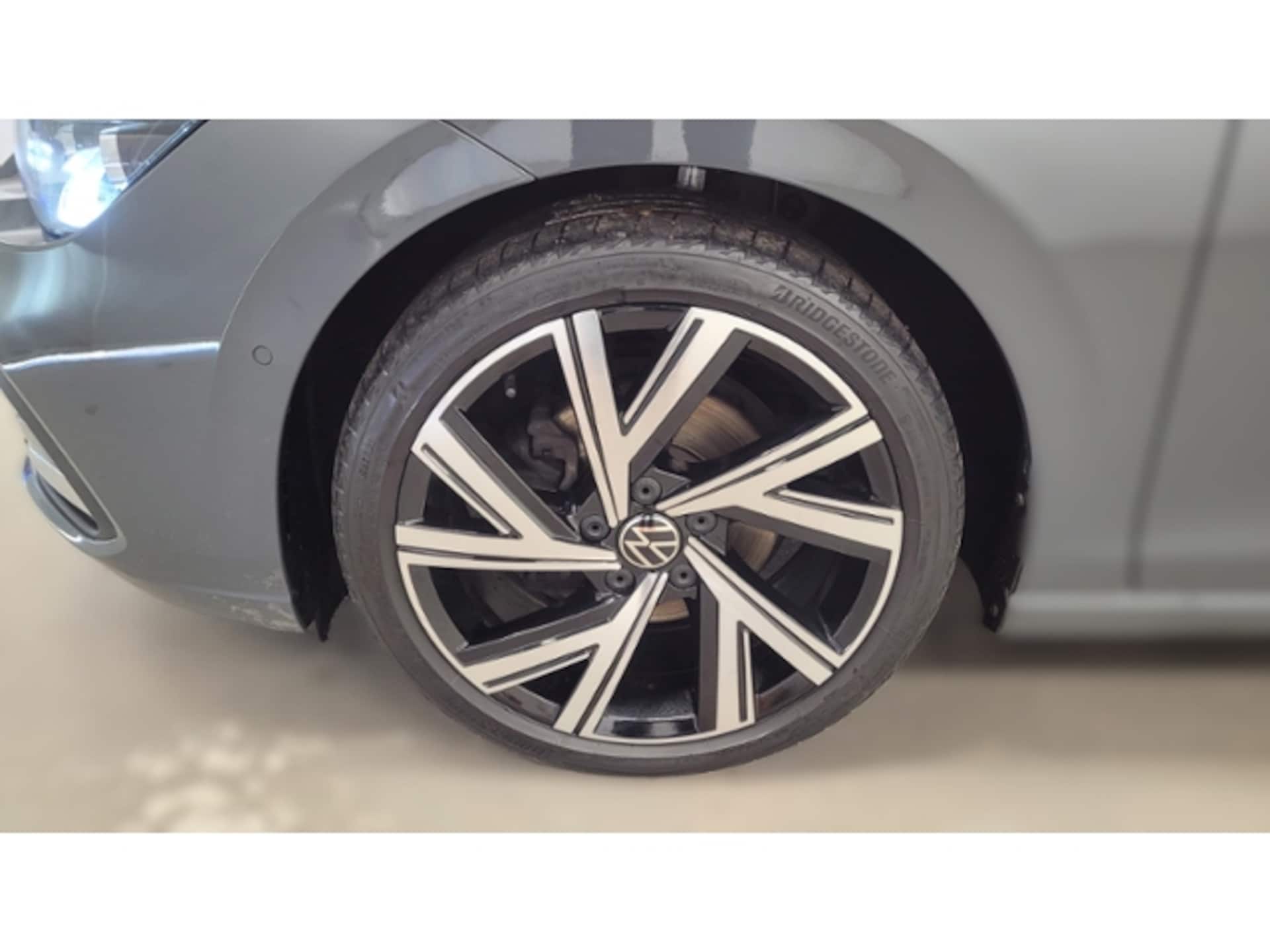 Volkswagen Golf Style