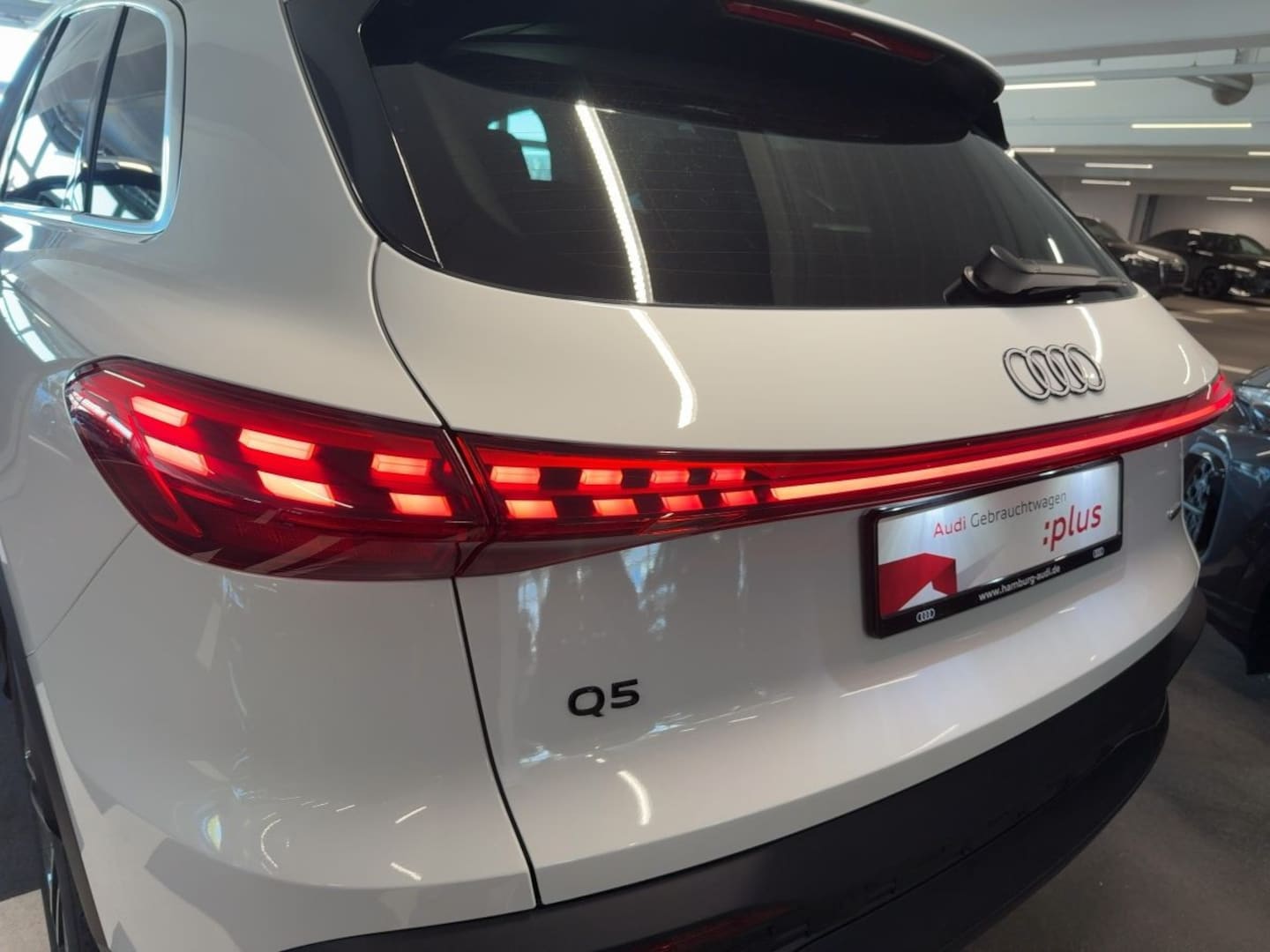 Bild über Audi Q5 SUV TFSI quattro 150 kW S tronic - für weitere Informationen kontaktieren Sie den Audi Partner