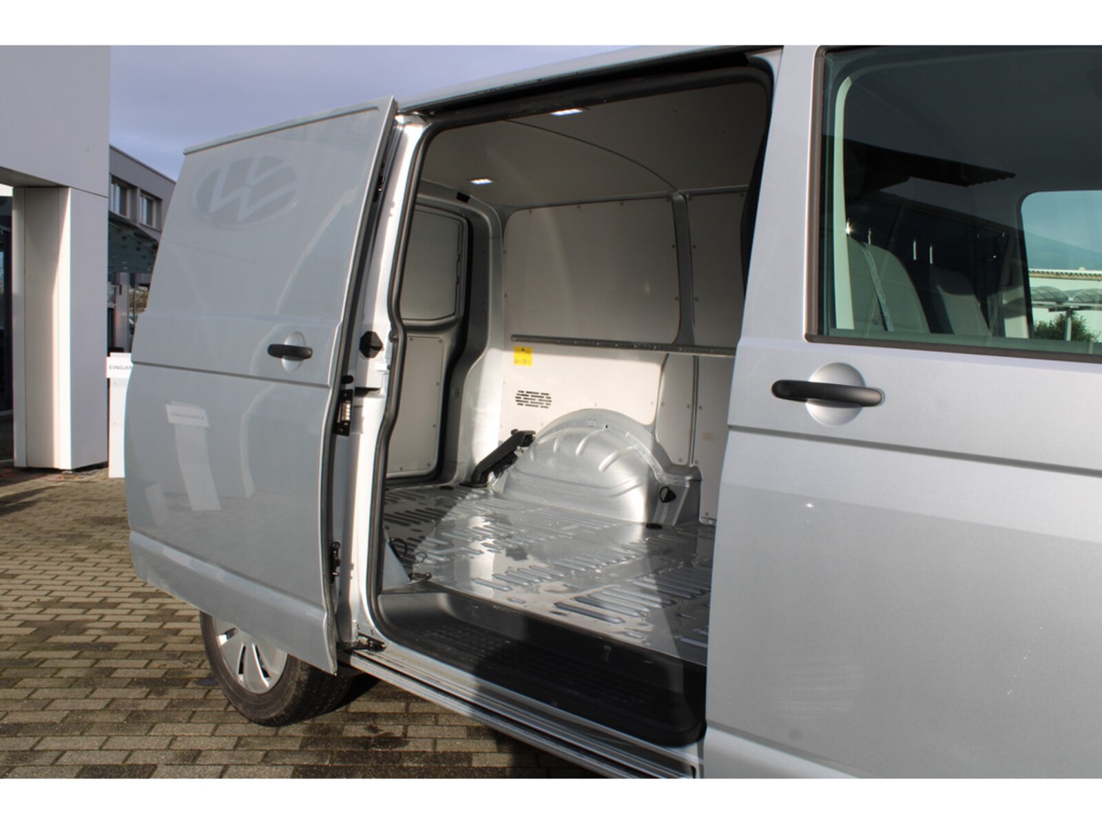 Volkswagen T6.1 Transporter Kasten kurzer Radstand – Bild 14