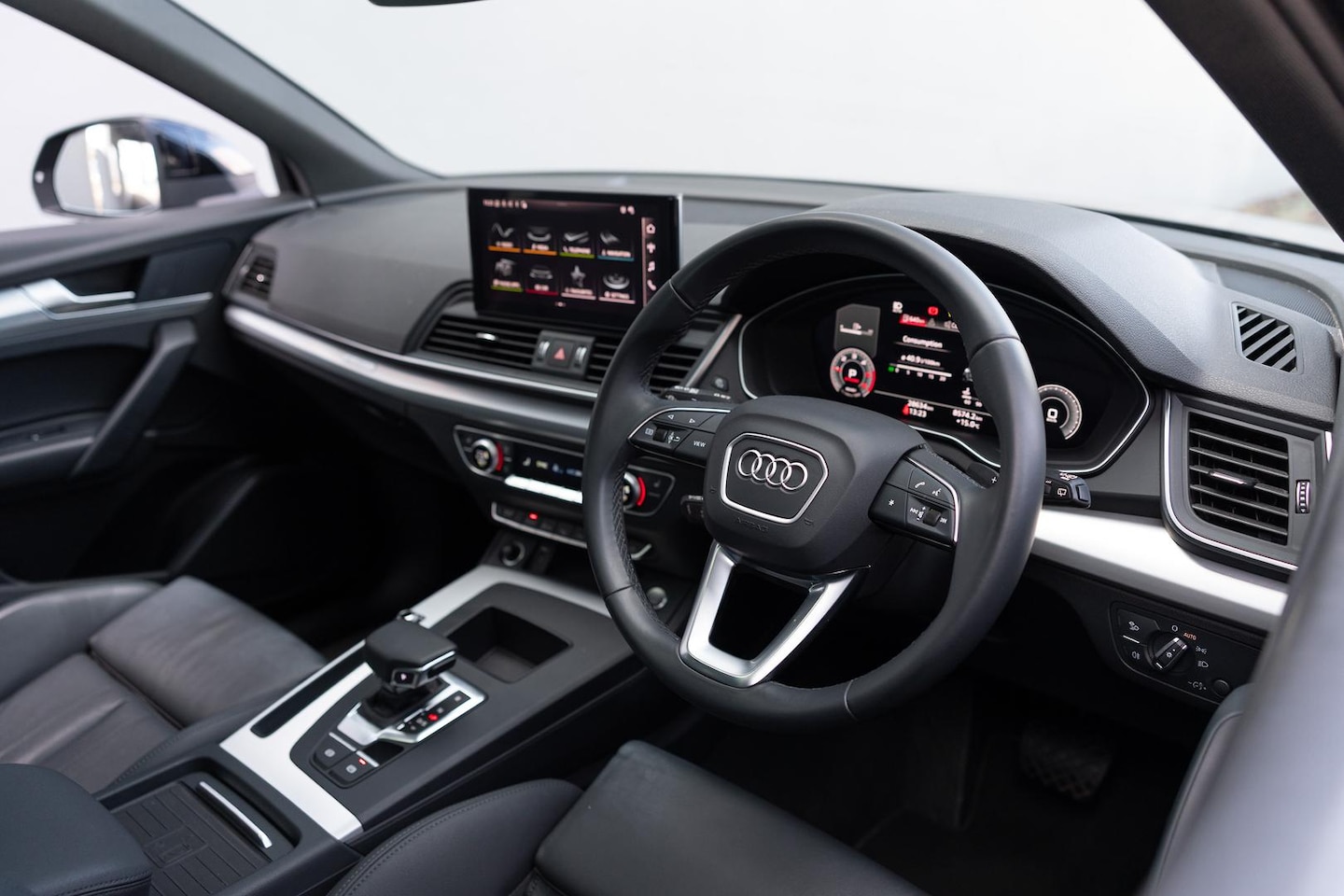 Image about Audi Q5 Sport 40 TDI quattro S tronic