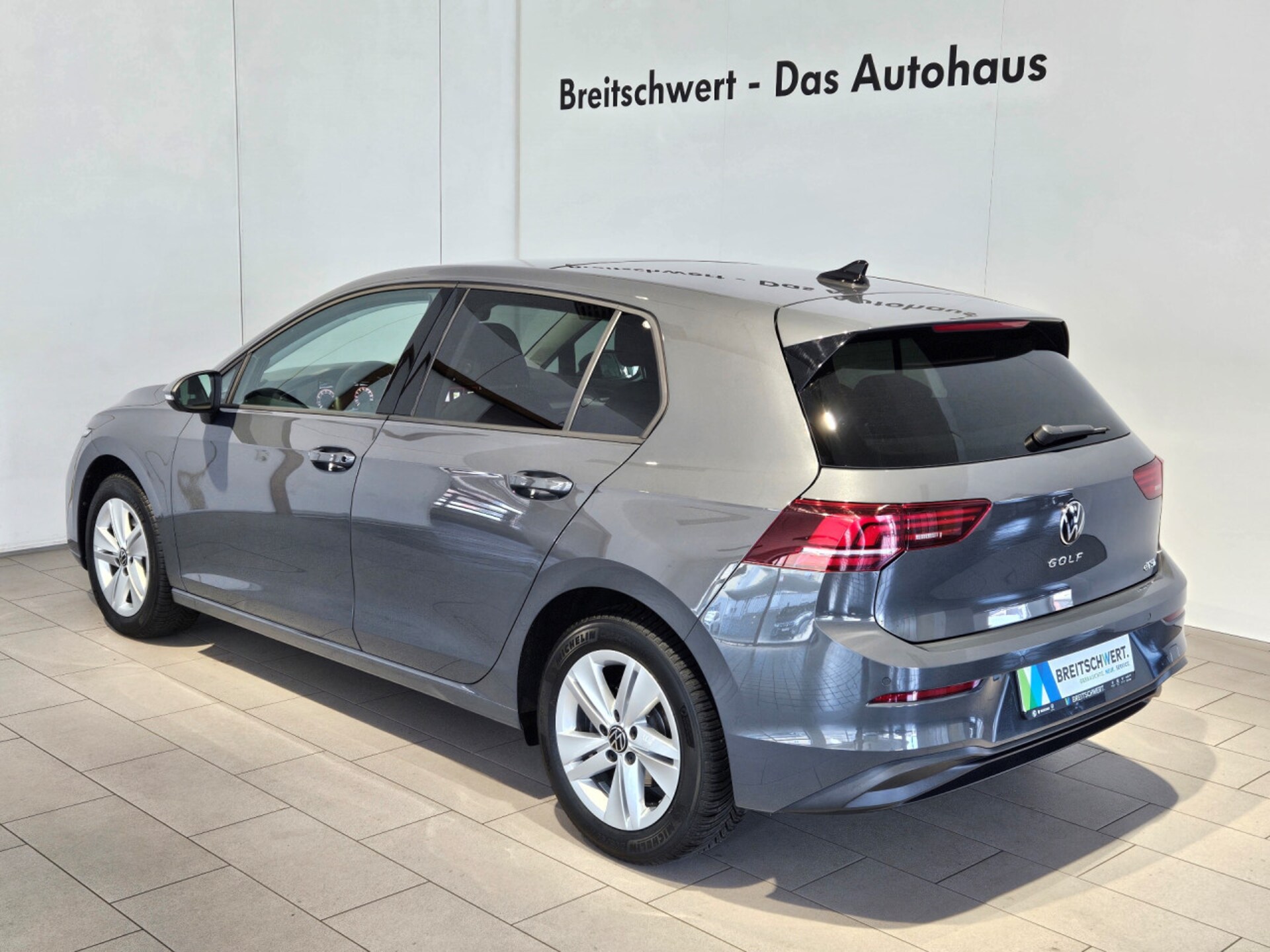 Volkswagen Golf Life