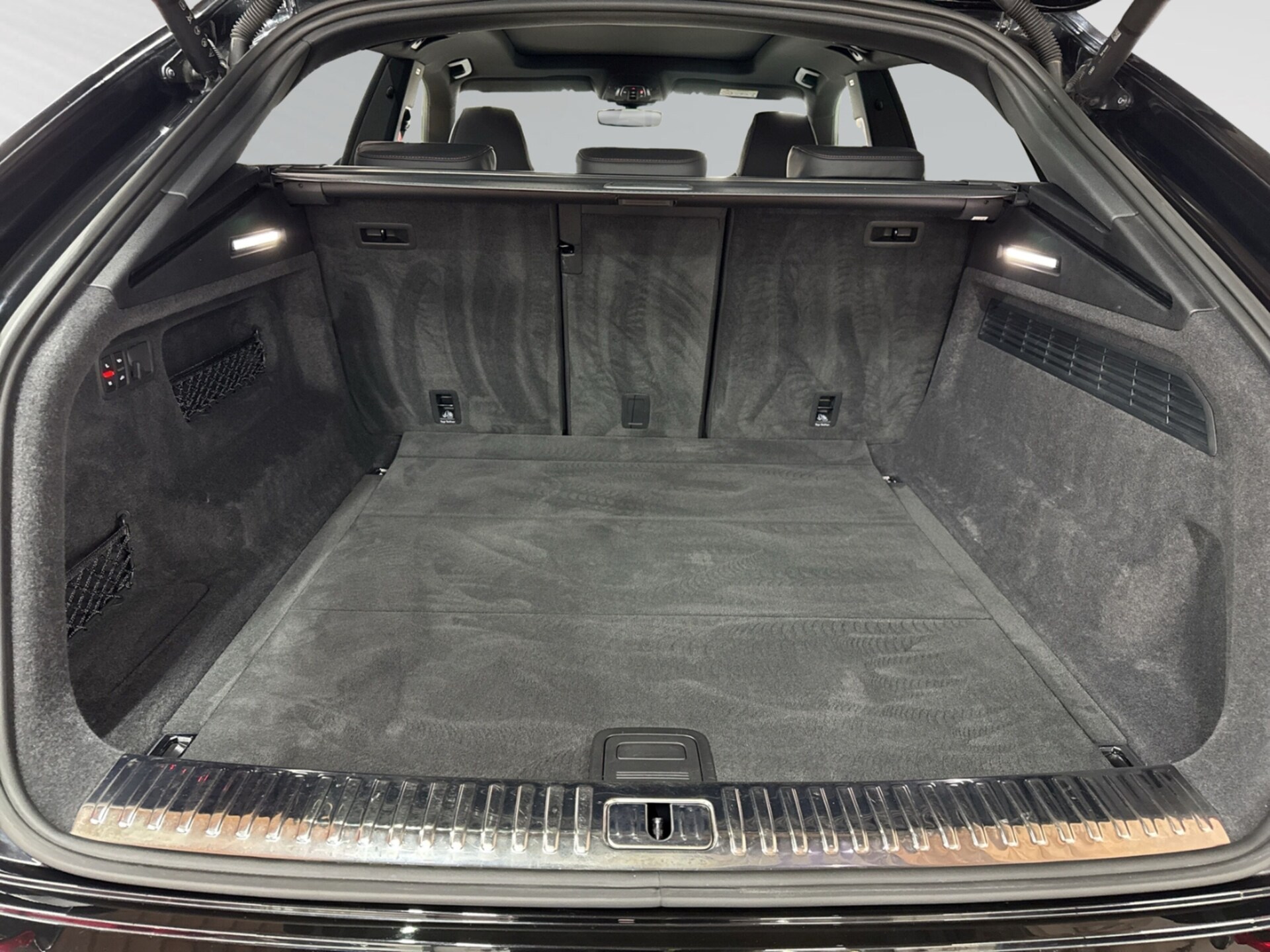 Audi SQ8 SUV