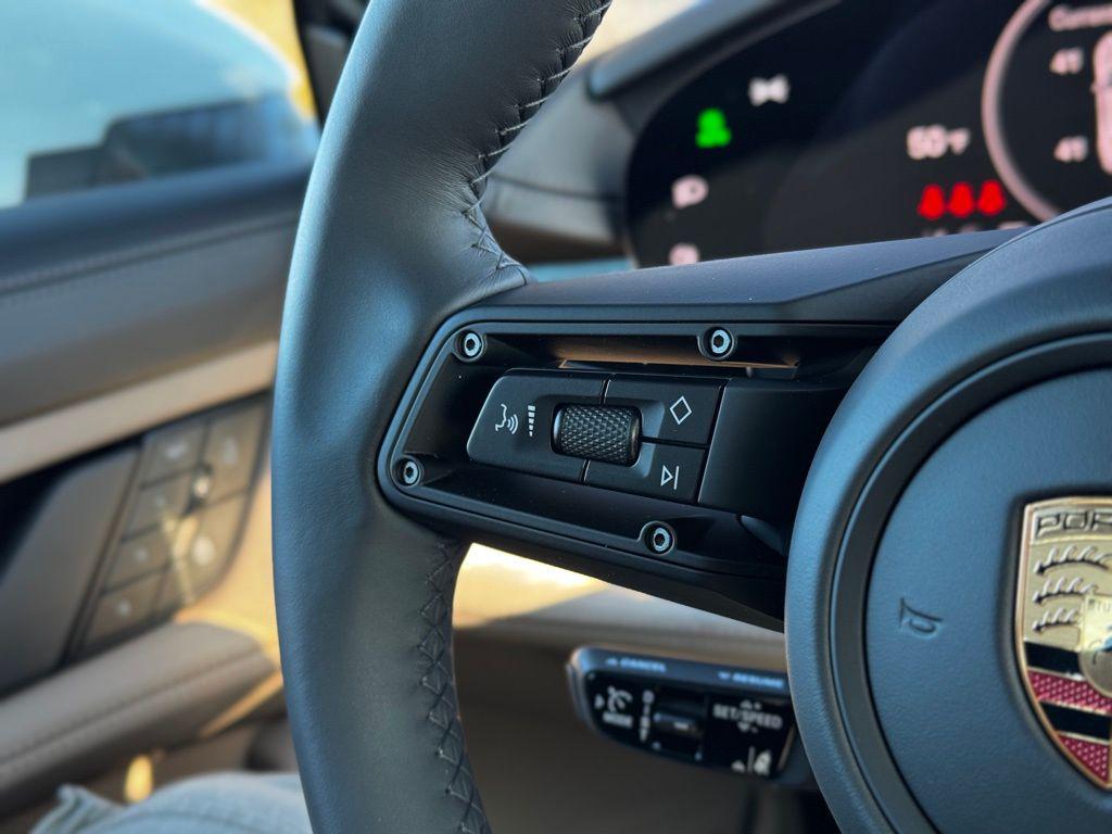 2025 Porsche Taycan S - Photo 32