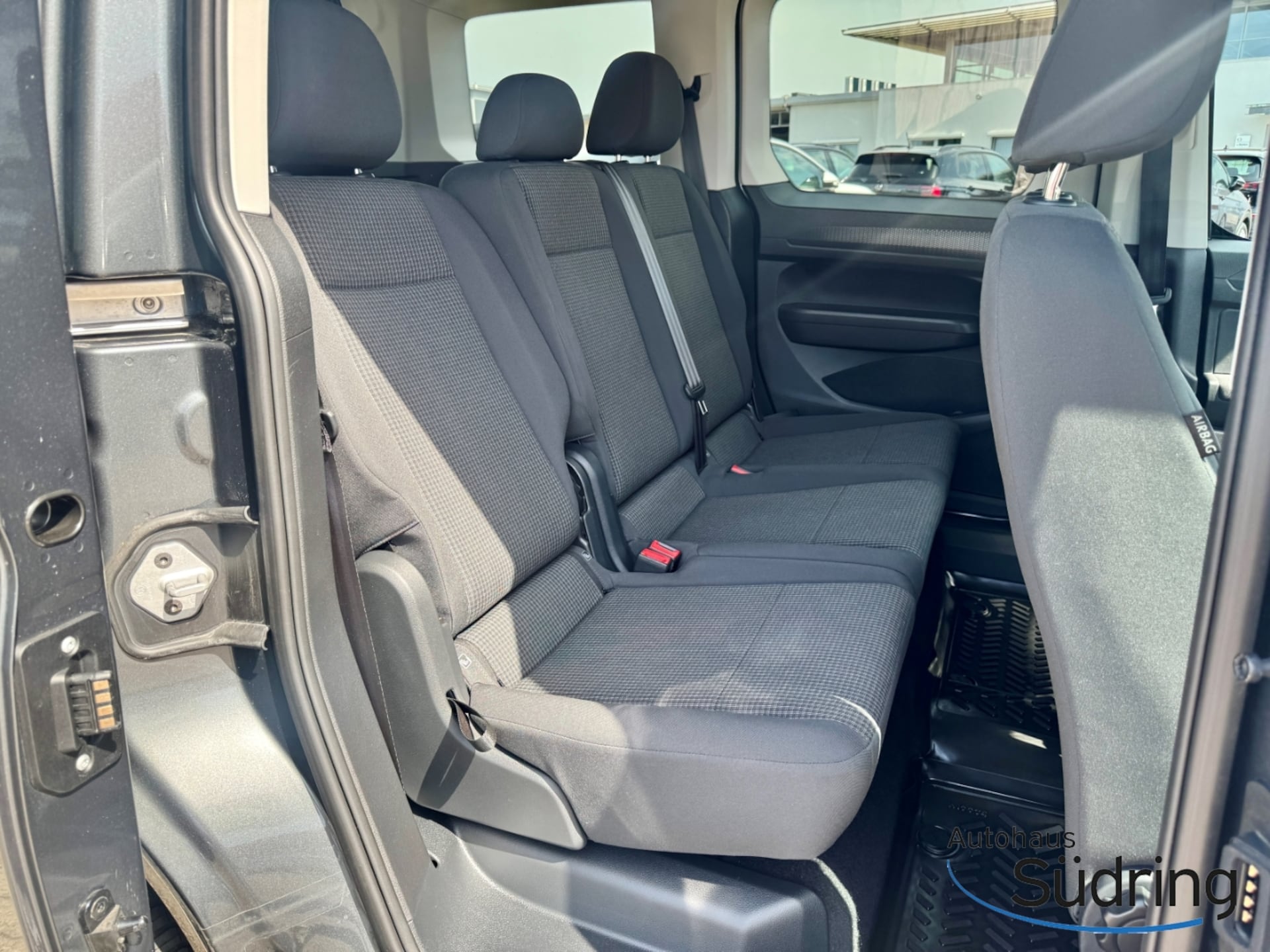 Volkswagen Caddy Basis-Modell