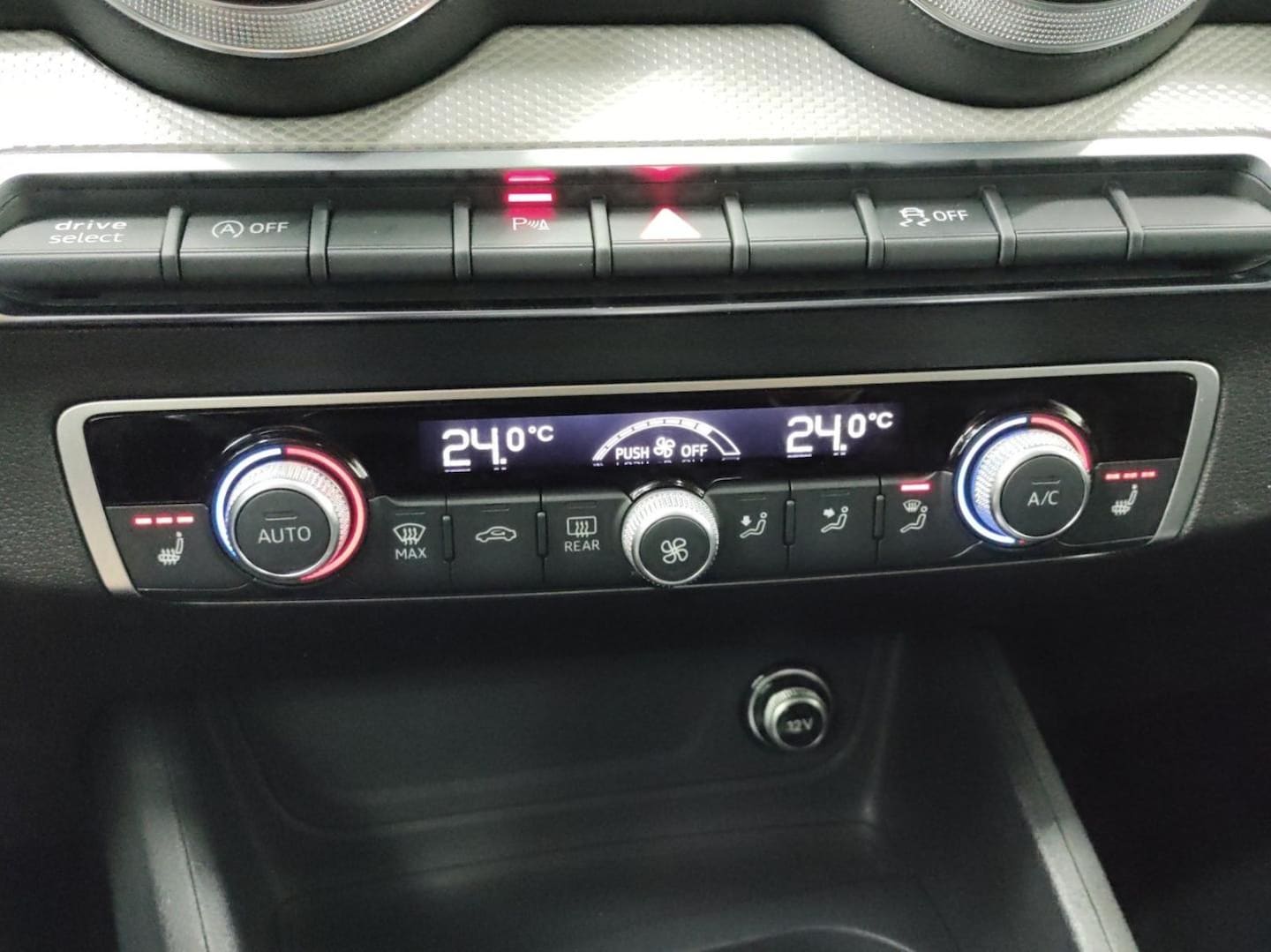 Bild über Audi Q2 S line 40 TFSI quattro S tronic - für weitere Informationen kontaktieren Sie den Audi Partner
