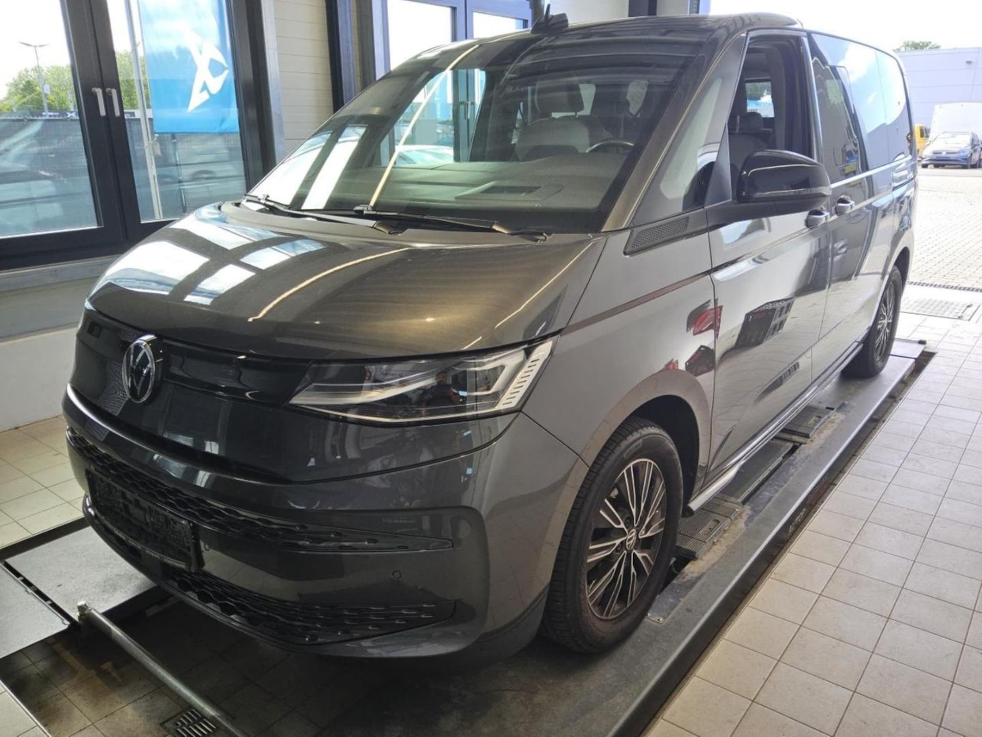 Volkswagen Multivan Basis-Modell
