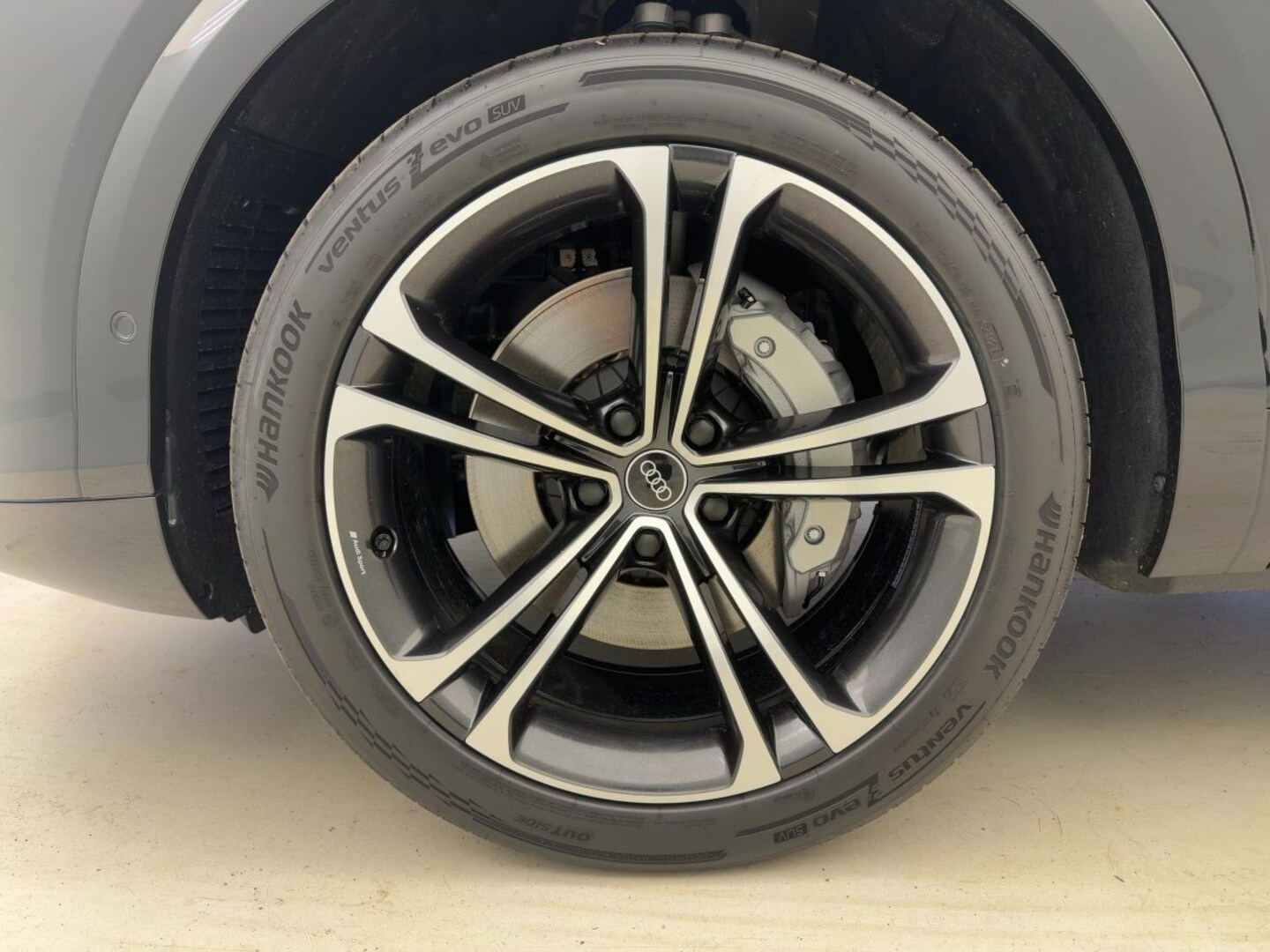 Bild über Audi Q7 SUV TDI quattro 220 kW tiptronic - für weitere Informationen kontaktieren Sie den Audi Partner